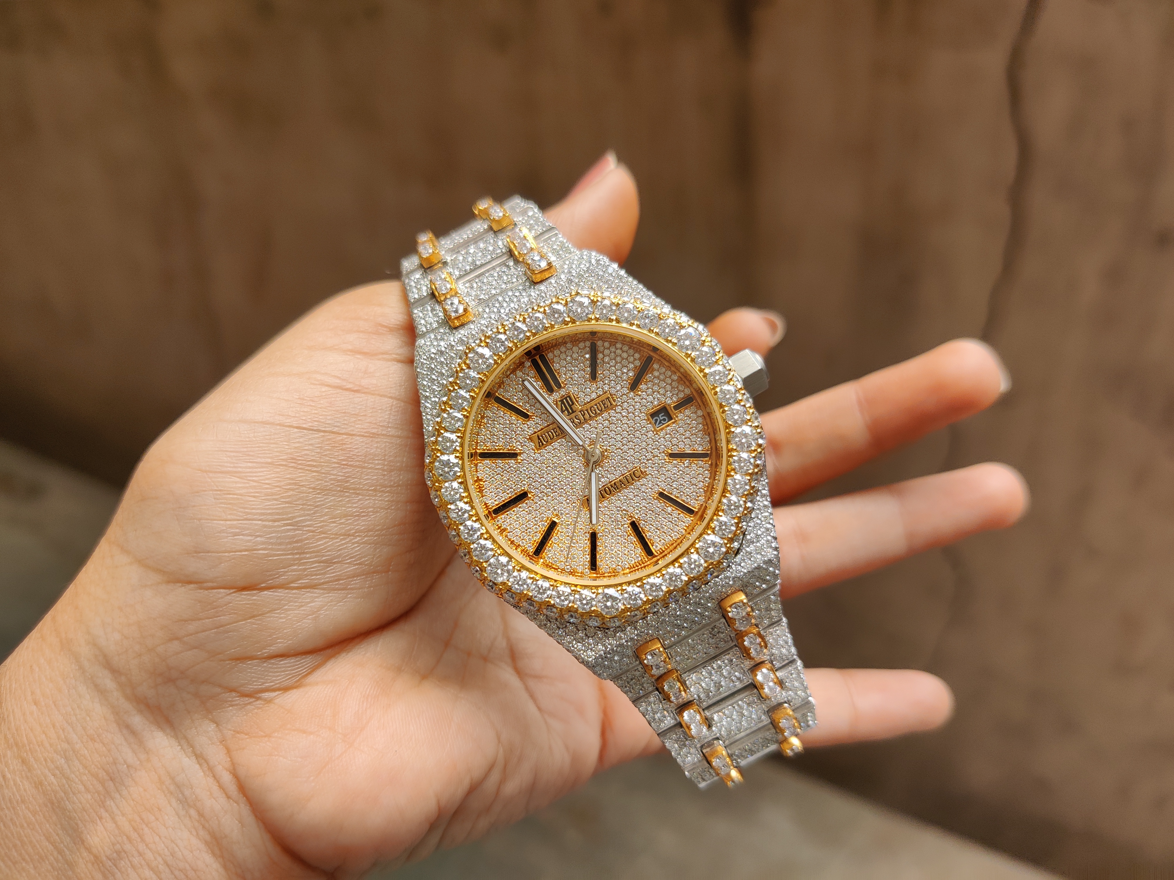Men's Round Cut Moissanite / Lab Grown Diamond Watch - Stylish